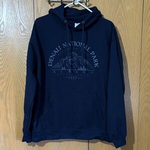 Prairie MountainDenali National Park Navy blue Hoodie women’s large sweatshirt
